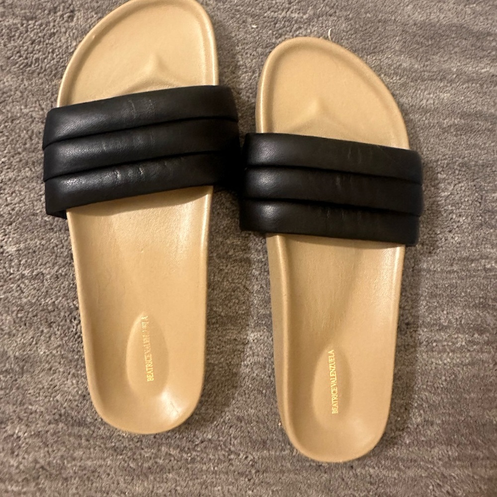 BEATRICE VALENZUELA BLACK CLASSIC SANDALIA